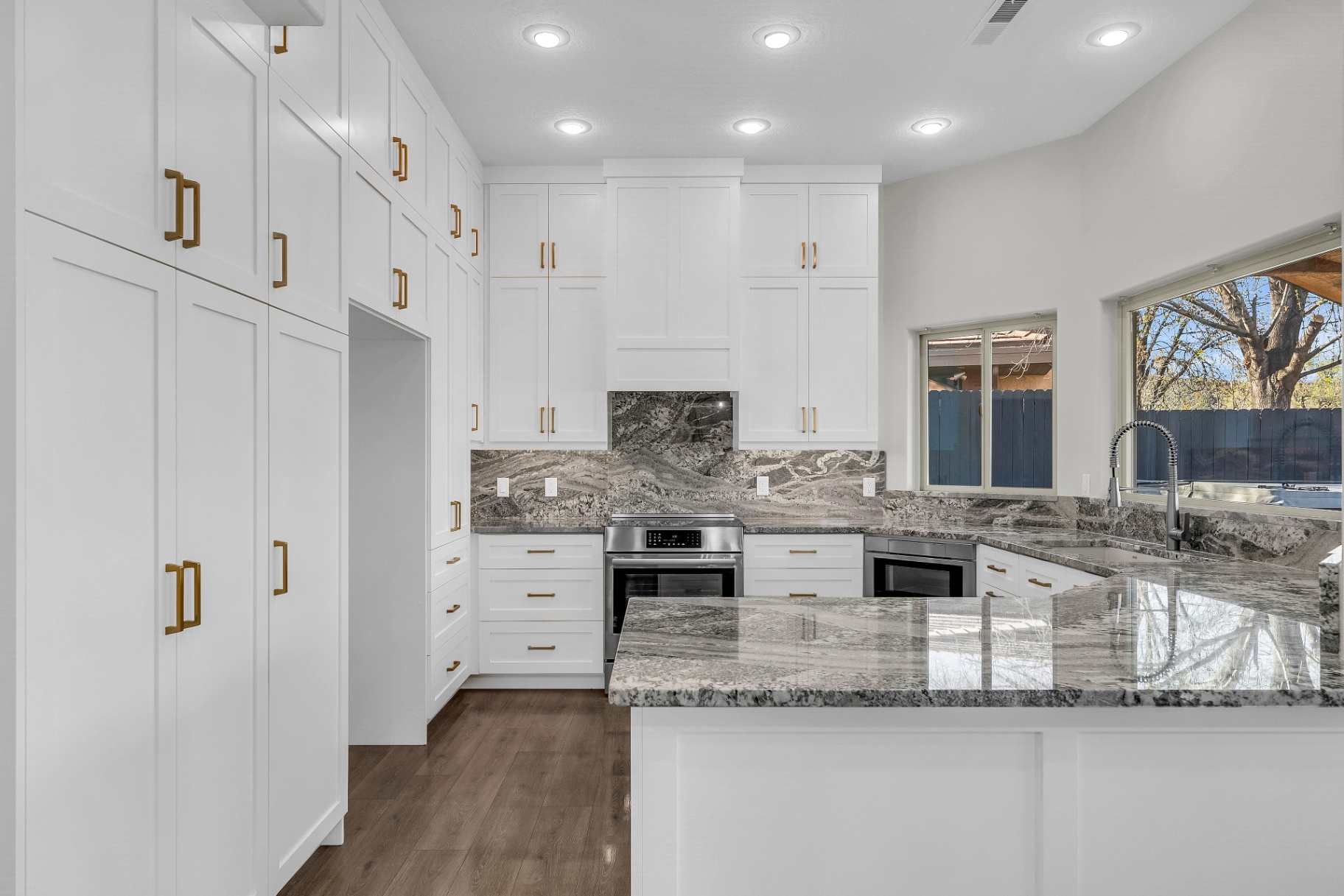 Chef's Kitchen — Shaker White & Brass